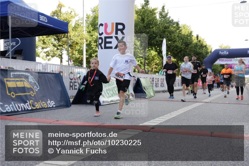 06.09.2026 - CURREX Alsterlauf Yannick Fuchs http://msf.ph/oto/10230225 06.09.2026 11:53:20 Ziel 1026, 1034, 1095, 1096, 1114, 1115, 1130, 1317, 1329, 8048 meine-sportfotos.de