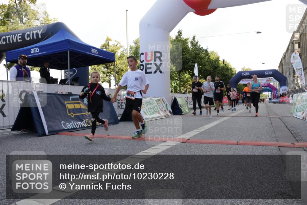 06.09.2026 - CURREX Alsterlauf Yannick Fuchs http://msf.ph/oto/10230228 06.09.2026 11:53:21 Ziel 1026, 1034, 1095, 1096, 1114, 1115, 1130, 1317, 1329, 8046, 8048 meine-sportfotos.de