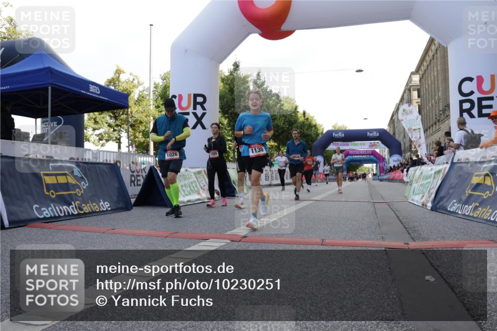 06.09.2026 - CURREX Alsterlauf Yannick Fuchs http://msf.ph/oto/10230251 06.09.2026 11:53:26 Ziel 1026, 1034, 1095, 1096, 1114, 1115, 1130, 1173, 1317, 1329, 1333, 1334, 3755, 8046, 8048, 8070 meine-sportfotos.de