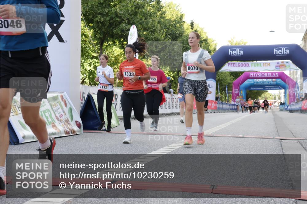 06.09.2026 - CURREX Alsterlauf Yannick Fuchs http://msf.ph/oto/10230259 06.09.2026 11:53:28 Ziel 1026, 1095, 1096, 1114, 1115, 1130, 1173, 1250, 1317, 1329, 1333, 1334, 3755, 8046, 8048, 8070 meine-sportfotos.de