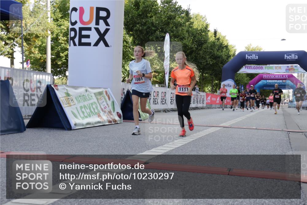 06.09.2026 - CURREX Alsterlauf Yannick Fuchs http://msf.ph/oto/10230297 06.09.2026 11:53:43 Ziel 1057, 1066, 1081, 1111, 1213, 8261 meine-sportfotos.de