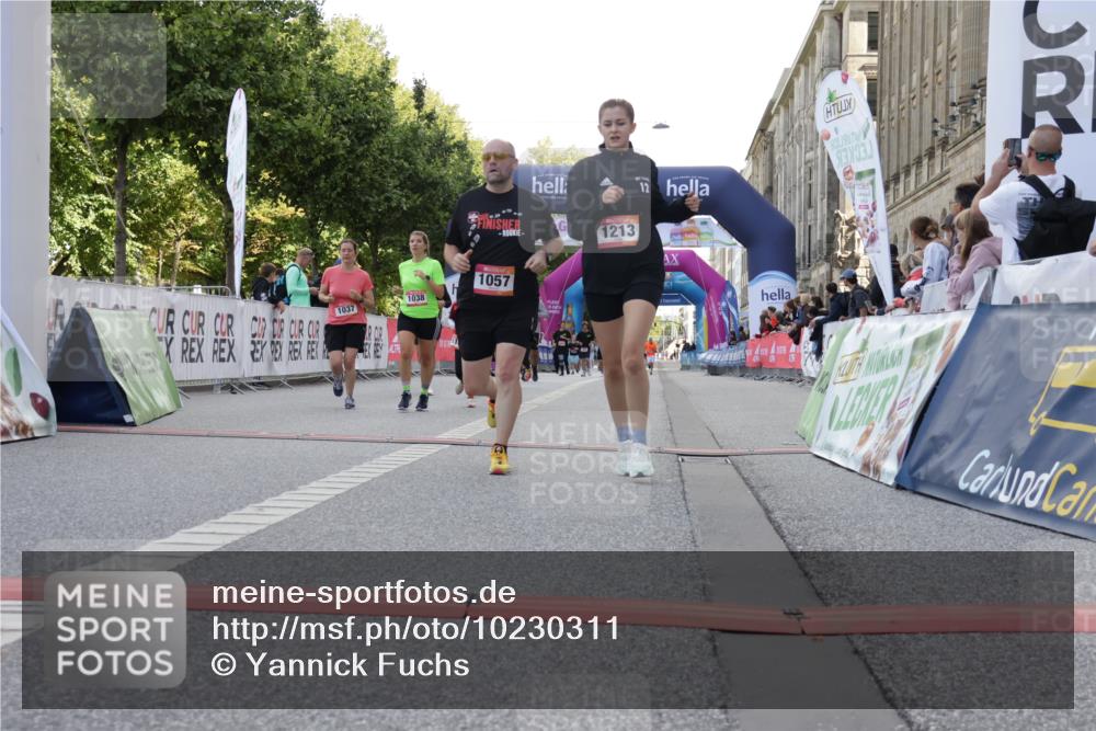 06.09.2026 - CURREX Alsterlauf Yannick Fuchs http://msf.ph/oto/10230311 06.09.2026 11:53:47 Ziel 1037, 1038, 1057, 1066, 1068, 1069, 1081, 1111, 1213 meine-sportfotos.de