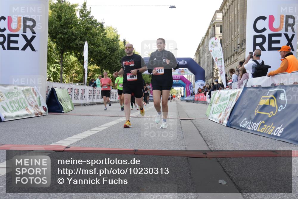 06.09.2026 - CURREX Alsterlauf Yannick Fuchs http://msf.ph/oto/10230313 06.09.2026 11:53:47 Ziel 1037, 1038, 1057, 1066, 1068, 1069, 1081, 1111, 1213 meine-sportfotos.de