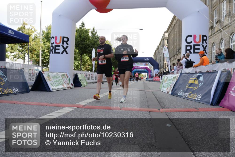 06.09.2026 - CURREX Alsterlauf Yannick Fuchs http://msf.ph/oto/10230316 06.09.2026 11:53:48 Ziel 1037, 1038, 1057, 1066, 1068, 1069, 1081, 1111, 1124, 1213 meine-sportfotos.de