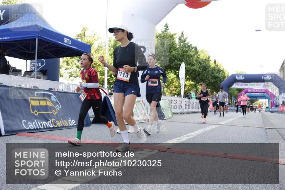 06.09.2026 - CURREX Alsterlauf Yannick Fuchs http://msf.ph/oto/10230325 06.09.2026 11:53:52 Ziel 1037, 1038, 1057, 1068, 1069, 1124, 1213, 1223, 1298, 1305 meine-sportfotos.de