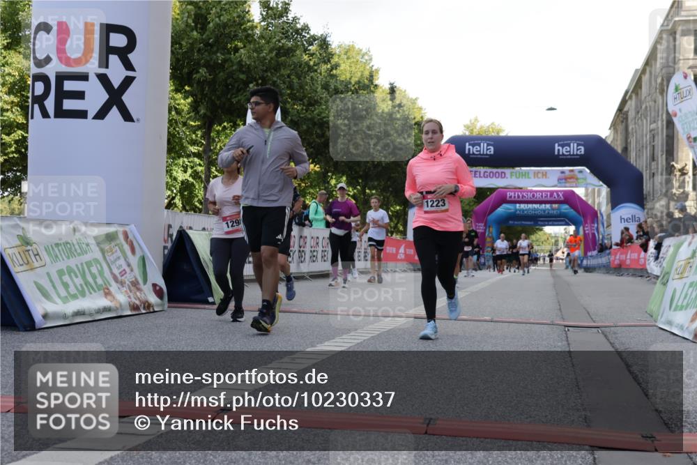 06.09.2026 - CURREX Alsterlauf Yannick Fuchs http://msf.ph/oto/10230337 06.09.2026 11:53:57 Ziel 1006, 1018, 1068, 1069, 1124, 1150, 1223, 1291, 1298, 1305, 8139 meine-sportfotos.de
