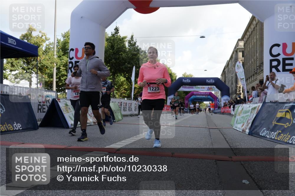 06.09.2026 - CURREX Alsterlauf Yannick Fuchs http://msf.ph/oto/10230338 06.09.2026 11:53:58 Ziel 1006, 1018, 1068, 1069, 1098, 1124, 1150, 1223, 1291, 1298, 1305, 8139 meine-sportfotos.de