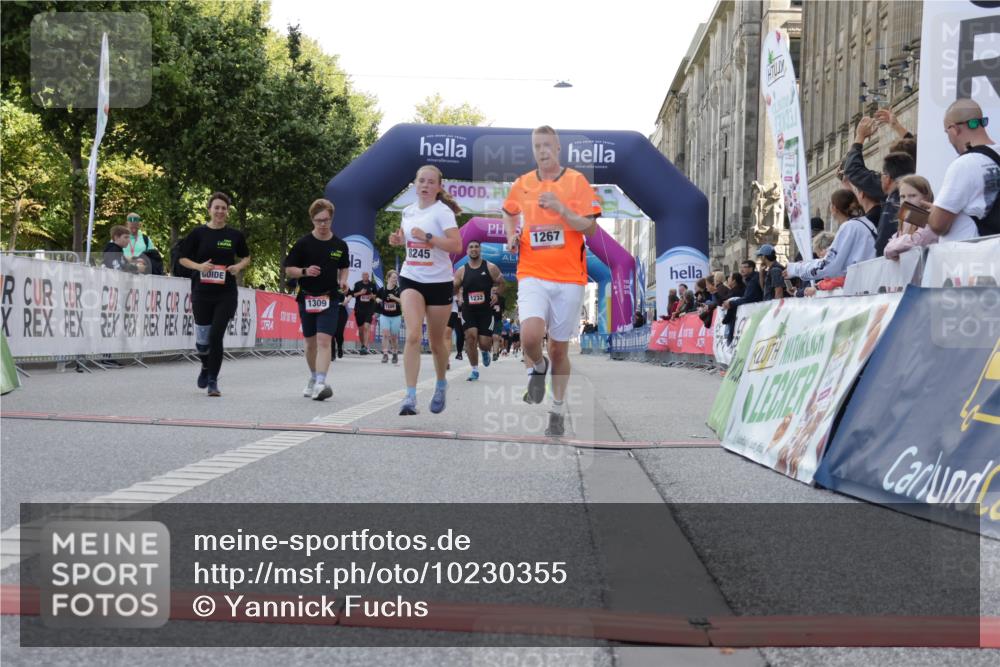 06.09.2026 - CURREX Alsterlauf Yannick Fuchs http://msf.ph/oto/10230355 06.09.2026 11:54:04 Ziel 1006, 1018, 1098, 1150, 1232, 1249, 1267, 1291, 1309, 8139, 8245 meine-sportfotos.de