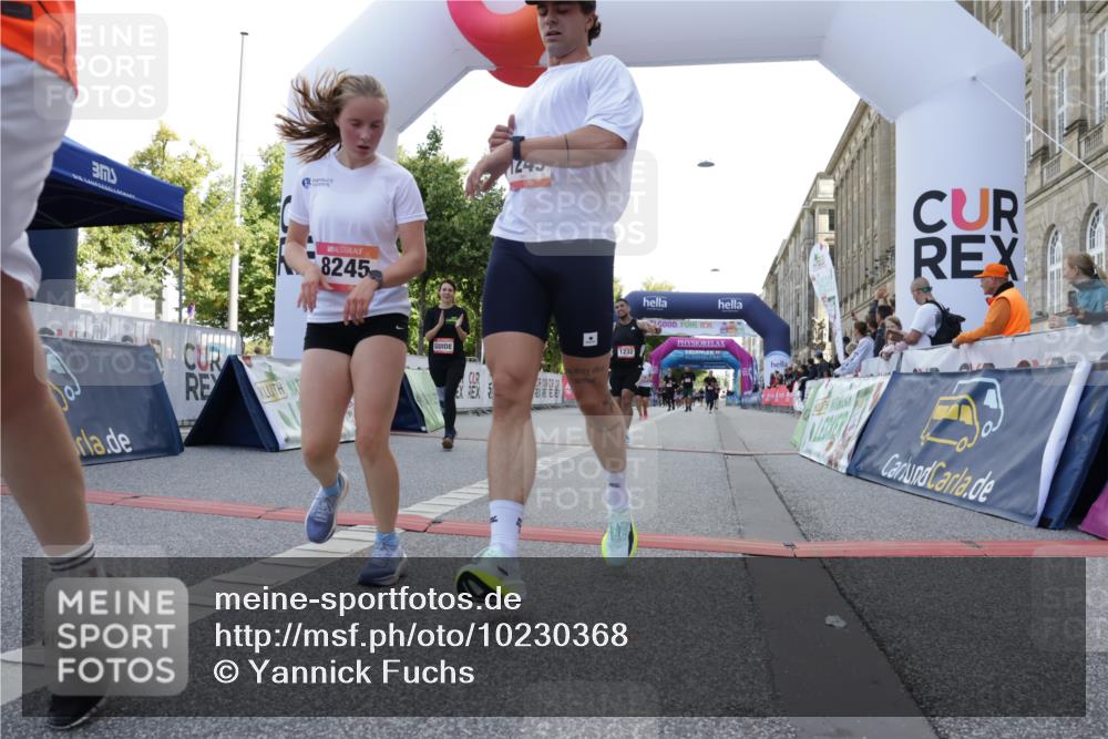 06.09.2026 - CURREX Alsterlauf Yannick Fuchs http://msf.ph/oto/10230368 06.09.2026 11:54:07 Ziel 1018, 1063, 1098, 1150, 1232, 1249, 1267, 1291, 1309, 8139, 8245 meine-sportfotos.de