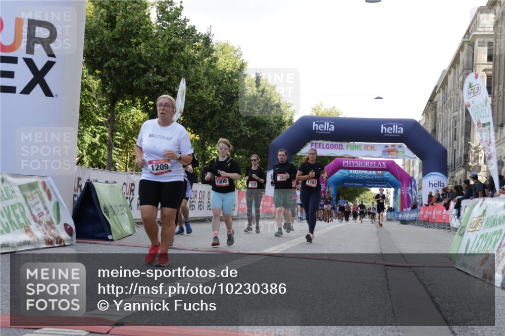 06.09.2026 - CURREX Alsterlauf Yannick Fuchs http://msf.ph/oto/10230386 06.09.2026 11:54:14 Ziel 1063, 1166, 1167, 1192, 1209, 1232, 1308, 1309, 1322, 1323, 8018 meine-sportfotos.de