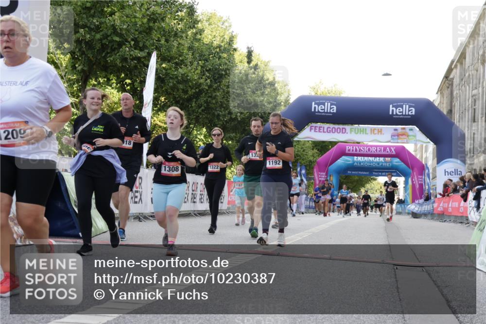 06.09.2026 - CURREX Alsterlauf Yannick Fuchs http://msf.ph/oto/10230387 06.09.2026 11:54:15 Ziel 1063, 1166, 1167, 1192, 1209, 1232, 1308, 1322, 1323, 8018 meine-sportfotos.de