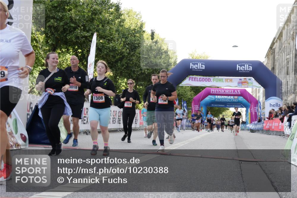 06.09.2026 - CURREX Alsterlauf Yannick Fuchs http://msf.ph/oto/10230388 06.09.2026 11:54:15 Ziel 1063, 1166, 1167, 1192, 1209, 1232, 1308, 1322, 1323, 8018 meine-sportfotos.de