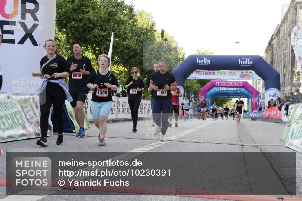 06.09.2026 - CURREX Alsterlauf Yannick Fuchs http://msf.ph/oto/10230391 06.09.2026 11:54:15 Ziel 1063, 1166, 1167, 1192, 1209, 1232, 1308, 1322, 1323, 8018 meine-sportfotos.de
