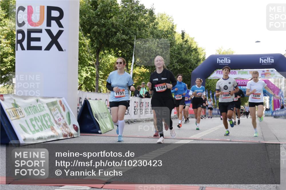 06.09.2026 - CURREX Alsterlauf Yannick Fuchs http://msf.ph/oto/10230423 06.09.2026 11:54:26 Ziel 1078, 1086, 1104, 1151, 1166, 1167, 1191, 1332, 1339, 8185, 8239, 8240 meine-sportfotos.de