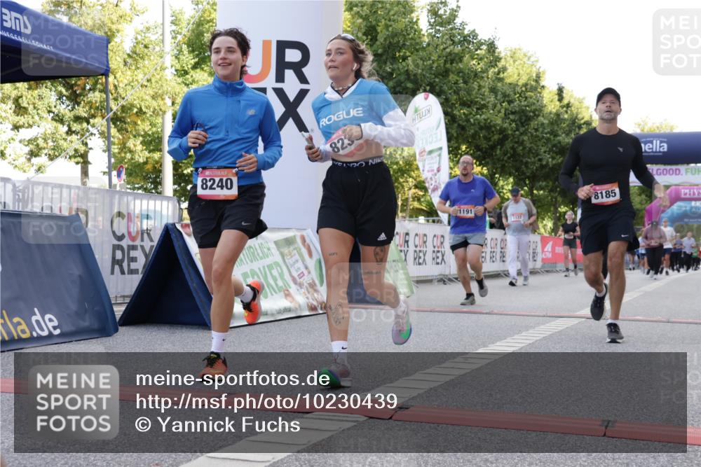 06.09.2026 - CURREX Alsterlauf Yannick Fuchs http://msf.ph/oto/10230439 06.09.2026 11:54:30 Ziel 1078, 1086, 1104, 1122, 1151, 1191, 1328, 1332, 1339, 8185, 8239, 8240 meine-sportfotos.de
