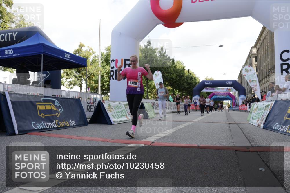 06.09.2026 - CURREX Alsterlauf Yannick Fuchs http://msf.ph/oto/10230458 06.09.2026 11:54:34 Ziel 1086, 1122, 1168, 1191, 1289, 1325, 1328, 1332, 1339, 8185, 8239, 8240 meine-sportfotos.de