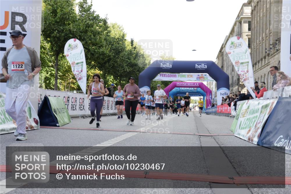06.09.2026 - CURREX Alsterlauf Yannick Fuchs http://msf.ph/oto/10230467 06.09.2026 11:54:36 Ziel 1017, 1019, 1122, 1168, 1191, 1289, 1290, 1325, 1328, 1331, 8185 meine-sportfotos.de