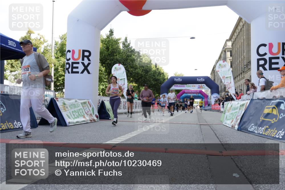 06.09.2026 - CURREX Alsterlauf Yannick Fuchs http://msf.ph/oto/10230469 06.09.2026 11:54:37 Ziel 1012, 1017, 1019, 1031, 1122, 1168, 1191, 1289, 1290, 1325, 1328, 1331, 8185 meine-sportfotos.de