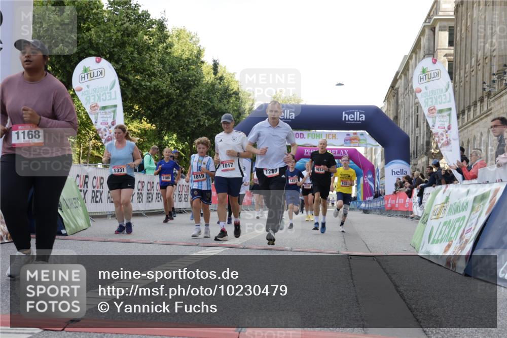 06.09.2026 - CURREX Alsterlauf Yannick Fuchs http://msf.ph/oto/10230479 06.09.2026 11:54:40 Ziel 1012, 1017, 1019, 1031, 1101, 1122, 1168, 1185, 1222, 1251, 1260, 1280, 1289, 1290, 1325, 1328, 1331 meine-sportfotos.de