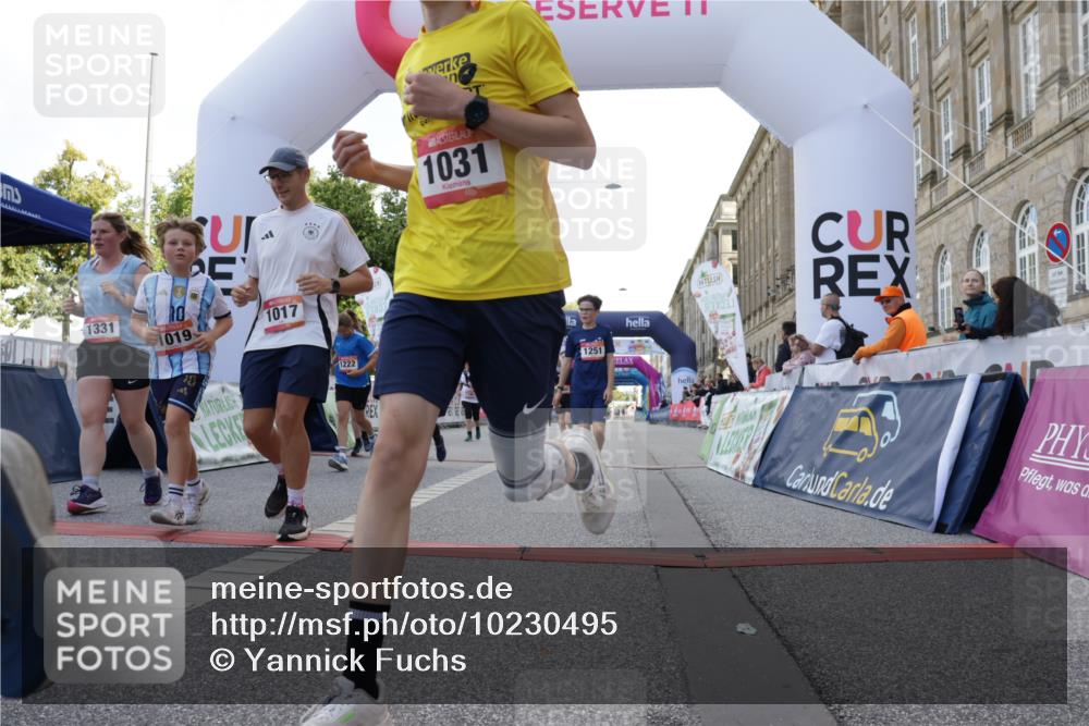 06.09.2026 - CURREX Alsterlauf Yannick Fuchs http://msf.ph/oto/10230495 06.09.2026 11:54:44 Ziel 1012, 1017, 1019, 1031, 1060, 1101, 1140, 1145, 1168, 1185, 1222, 1231, 1251, 1260, 1270, 1272, 1280, 1289, 1290, 1325, 1331 meine-sportfotos.de