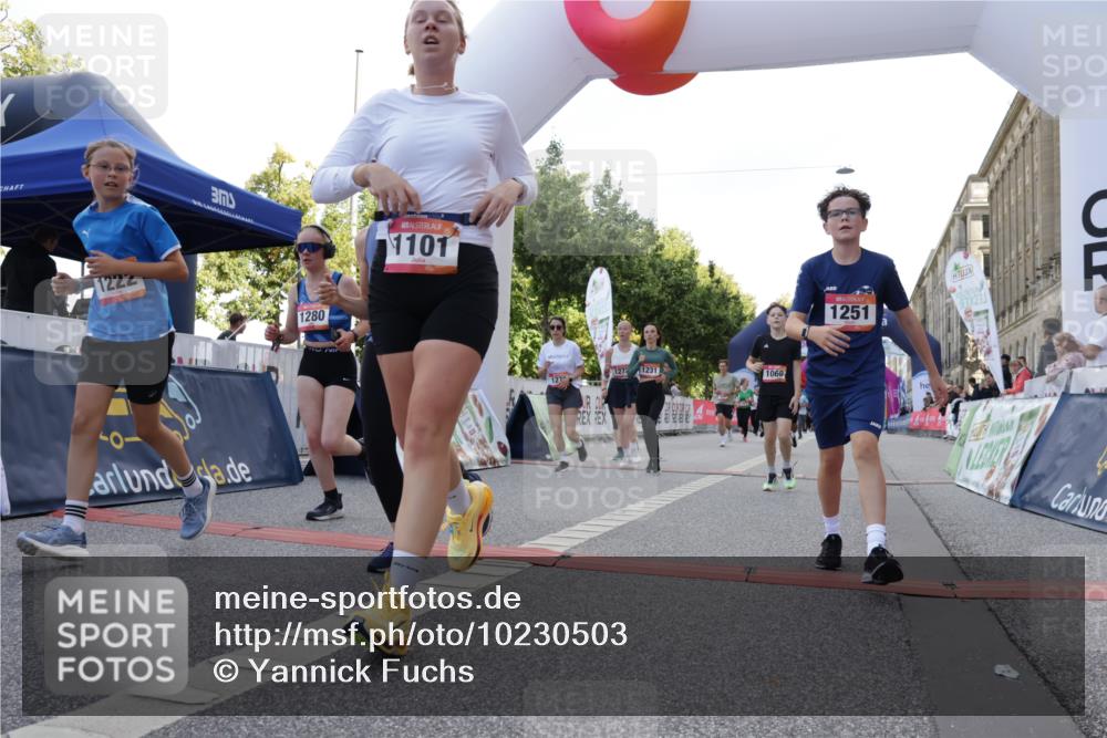 06.09.2026 - CURREX Alsterlauf Yannick Fuchs http://msf.ph/oto/10230503 06.09.2026 11:54:46 Ziel 1012, 1017, 1019, 1031, 1060, 1101, 1140, 1145, 1185, 1222, 1231, 1247, 1251, 1260, 1270, 1272, 1275, 1276, 1280, 1289, 1290, 1331 meine-sportfotos.de