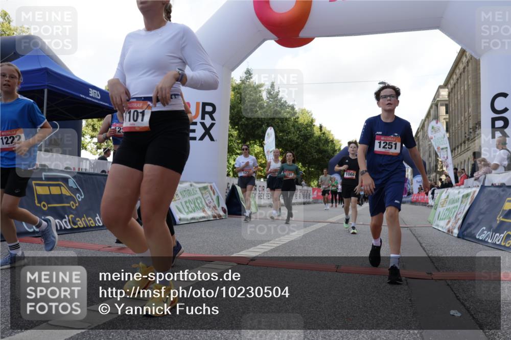 06.09.2026 - CURREX Alsterlauf Yannick Fuchs http://msf.ph/oto/10230504 06.09.2026 11:54:46 Ziel 1012, 1017, 1019, 1031, 1060, 1101, 1140, 1145, 1185, 1222, 1231, 1247, 1251, 1260, 1270, 1272, 1275, 1276, 1280, 1289, 1290, 1331 meine-sportfotos.de