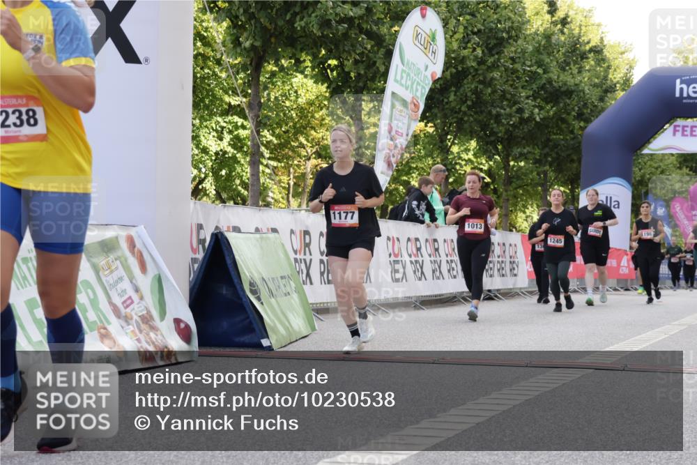 06.09.2026 - CURREX Alsterlauf Yannick Fuchs http://msf.ph/oto/10230538 06.09.2026 11:54:59 Ziel 1013, 1097, 1134, 1177, 1238, 1245 meine-sportfotos.de