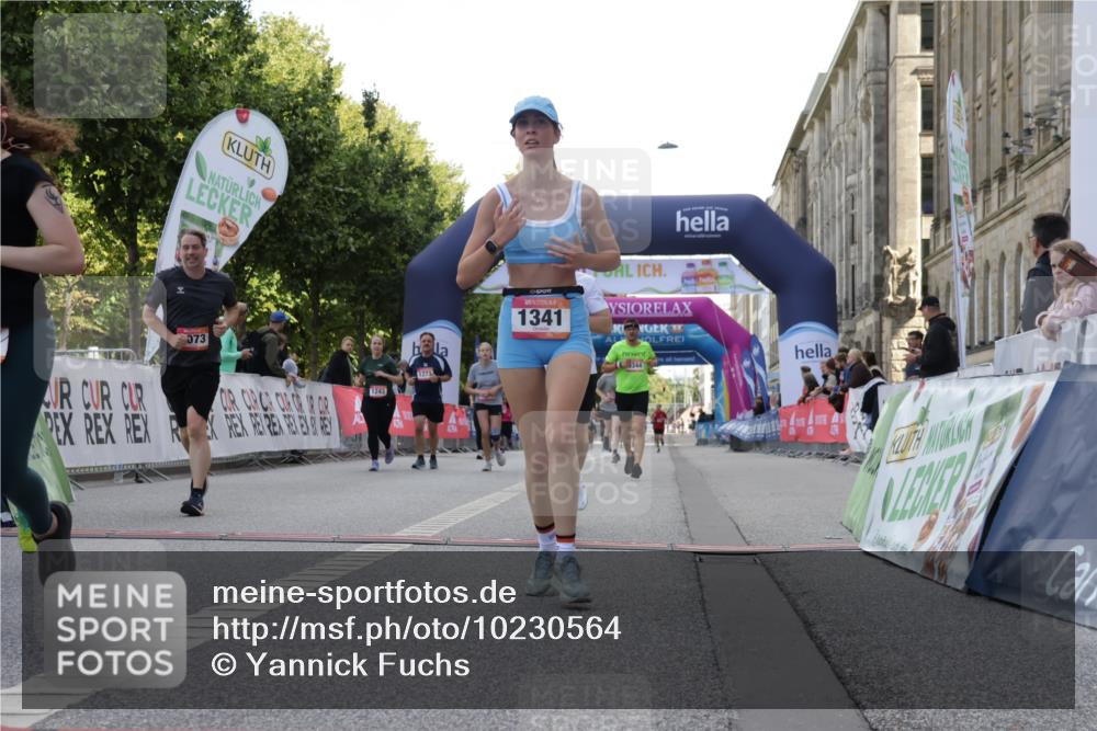 06.09.2026 - CURREX Alsterlauf Yannick Fuchs http://msf.ph/oto/10230564 06.09.2026 11:55:10 Ziel 1073, 1141, 1147, 1170, 1196, 1245, 1278, 1307, 1341, 8344 meine-sportfotos.de