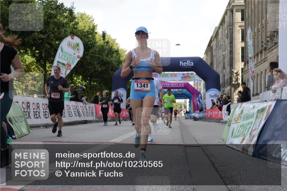 06.09.2026 - CURREX Alsterlauf Yannick Fuchs http://msf.ph/oto/10230565 06.09.2026 11:55:10 Ziel 1073, 1141, 1147, 1170, 1196, 1245, 1278, 1307, 1341, 8344 meine-sportfotos.de