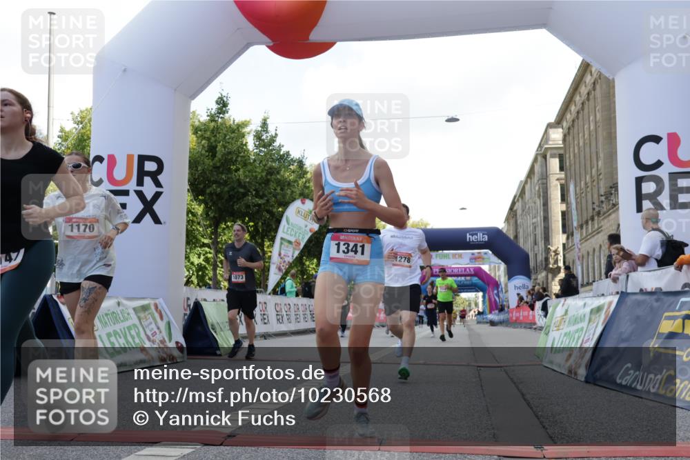 06.09.2026 - CURREX Alsterlauf Yannick Fuchs http://msf.ph/oto/10230568 06.09.2026 11:55:11 Ziel 1073, 1141, 1147, 1170, 1196, 1243, 1245, 1278, 1307, 1341, 8344 meine-sportfotos.de