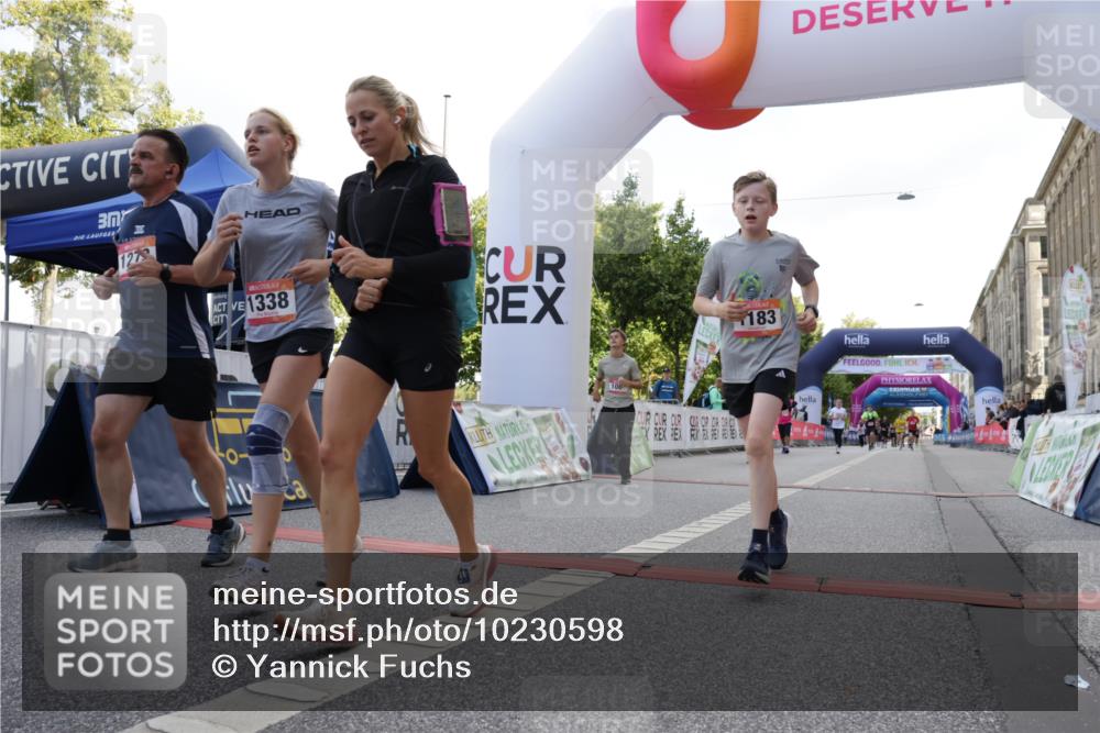 06.09.2026 - CURREX Alsterlauf Yannick Fuchs http://msf.ph/oto/10230598 06.09.2026 11:55:19 Ziel 1071, 1073, 1087, 1141, 1183, 1243, 1273, 1338, 8344 meine-sportfotos.de
