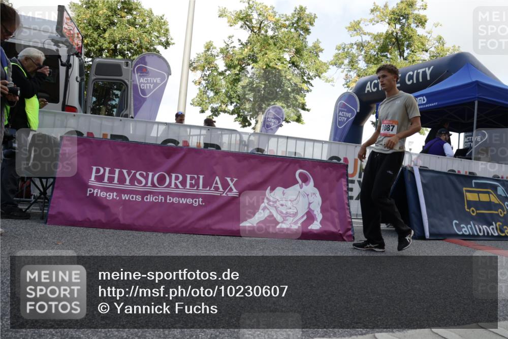 06.09.2026 - CURREX Alsterlauf Yannick Fuchs http://msf.ph/oto/10230607 06.09.2026 11:55:22 Ziel 1071, 1087, 1141, 1183, 1233, 1243, 1273, 1337, 1338 meine-sportfotos.de