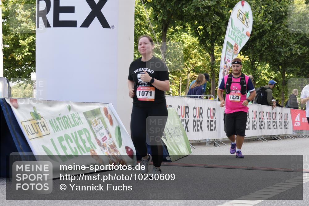 06.09.2026 - CURREX Alsterlauf Yannick Fuchs http://msf.ph/oto/10230609 06.09.2026 11:55:24 Ziel 1030, 1033, 1071, 1087, 1183, 1233, 1273, 1337, 1338, 8136 meine-sportfotos.de