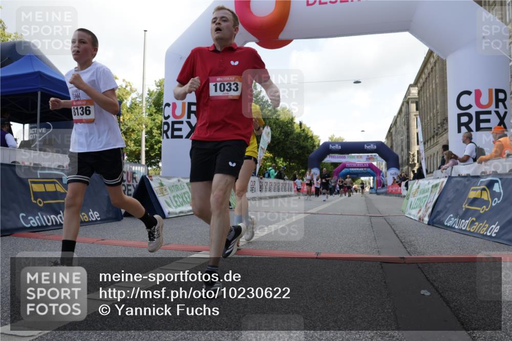 06.09.2026 - CURREX Alsterlauf Yannick Fuchs http://msf.ph/oto/10230622 06.09.2026 11:55:31 Ziel 1030, 1033, 1155, 1156, 1233, 1265, 1337, 8136 meine-sportfotos.de