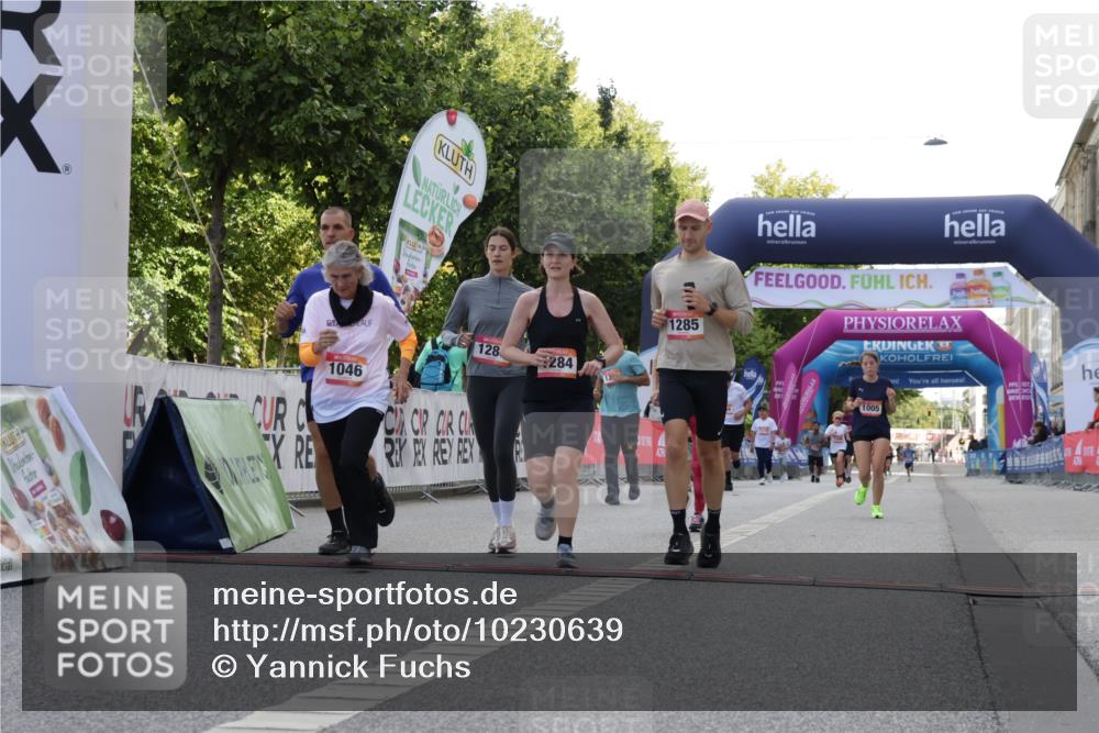 06.09.2026 - CURREX Alsterlauf Yannick Fuchs http://msf.ph/oto/10230639 06.09.2026 11:55:40 Ziel 1005, 1046, 1155, 1156, 1203, 1234, 1265, 1284, 1285, 1286, 1288, 1326 meine-sportfotos.de