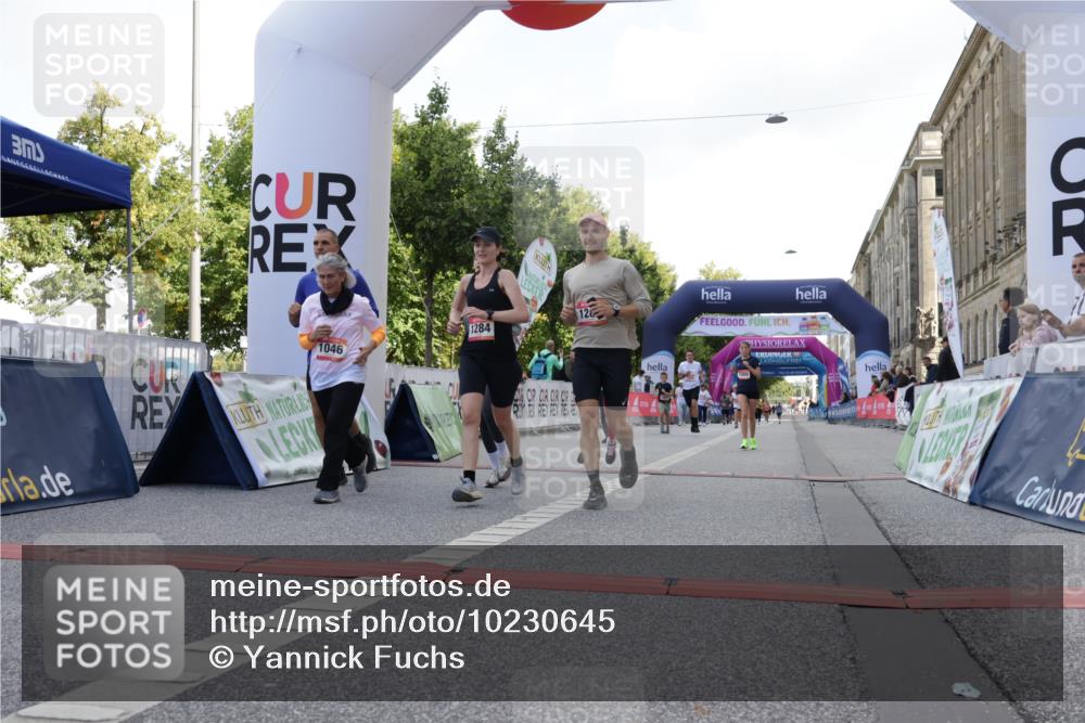 06.09.2026 - CURREX Alsterlauf Yannick Fuchs http://msf.ph/oto/10230645 06.09.2026 11:55:41 Ziel 1005, 1046, 1155, 1156, 1203, 1234, 1265, 1284, 1285, 1286, 1288, 1326 meine-sportfotos.de