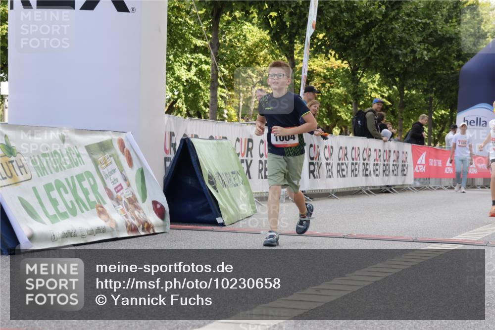 06.09.2026 - CURREX Alsterlauf Yannick Fuchs http://msf.ph/oto/10230658 06.09.2026 11:55:47 Ziel 1004, 1005, 1046, 1149, 1203, 1234, 1284, 1285, 1286, 1288, 1296, 1326 meine-sportfotos.de