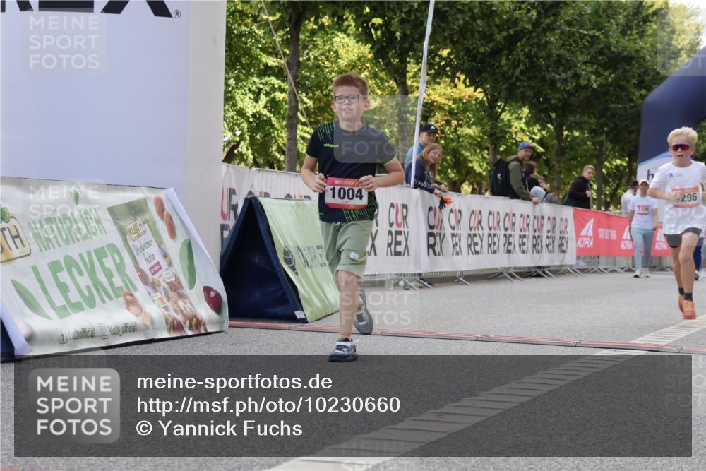 06.09.2026 - CURREX Alsterlauf Yannick Fuchs http://msf.ph/oto/10230660 06.09.2026 11:55:48 Ziel 1004, 1005, 1149, 1203, 1234, 1284, 1286, 1288, 1296, 1326 meine-sportfotos.de