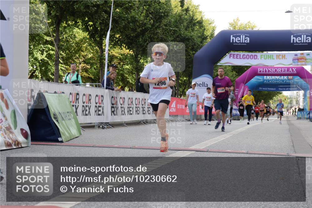 06.09.2026 - CURREX Alsterlauf Yannick Fuchs http://msf.ph/oto/10230662 06.09.2026 11:55:49 Ziel 1004, 1005, 1149, 1203, 1234, 1296, 1326 meine-sportfotos.de