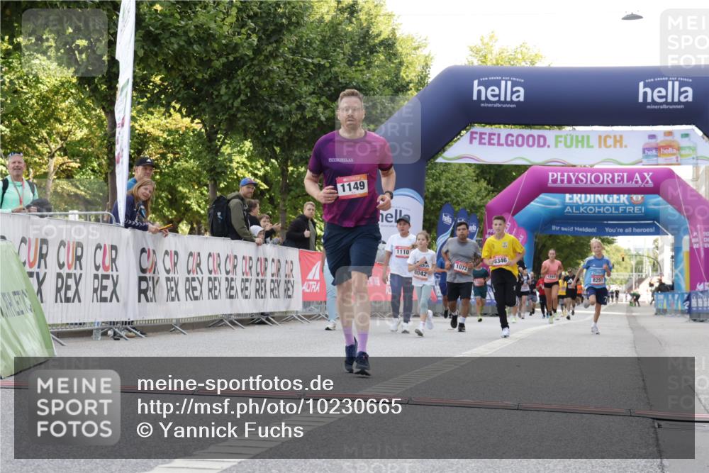 06.09.2026 - CURREX Alsterlauf Yannick Fuchs http://msf.ph/oto/10230665 06.09.2026 11:55:51 Ziel 1004, 1005, 1149, 1234, 1296, 1326, 8042, 8251, 8346 meine-sportfotos.de