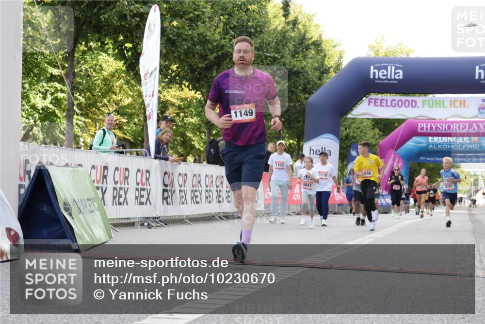 06.09.2026 - CURREX Alsterlauf Yannick Fuchs http://msf.ph/oto/10230670 06.09.2026 11:55:52 Ziel 1004, 1072, 1149, 1234, 1296, 1326, 8042, 8251, 8346 meine-sportfotos.de