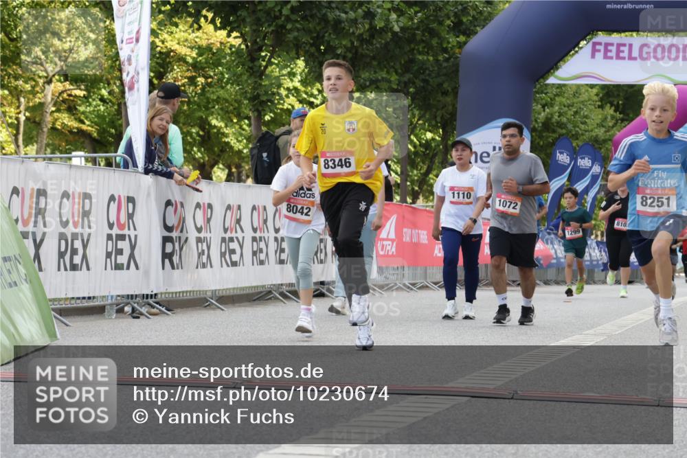 06.09.2026 - CURREX Alsterlauf Yannick Fuchs http://msf.ph/oto/10230674 06.09.2026 11:55:54 Ziel 1004, 1072, 1149, 1296, 1344, 8042, 8251, 8346 meine-sportfotos.de