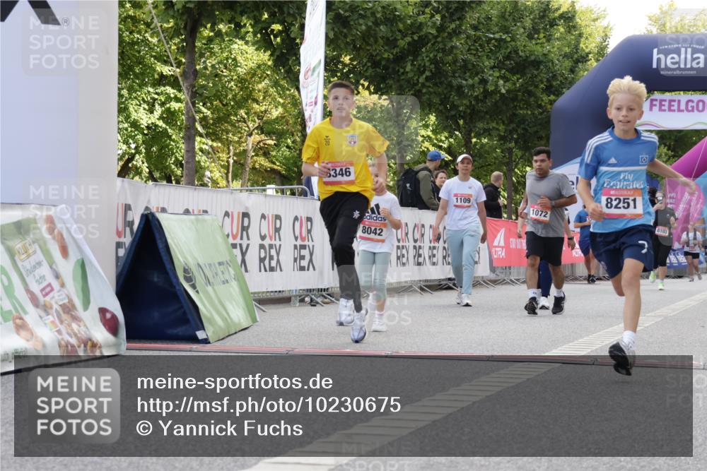 06.09.2026 - CURREX Alsterlauf Yannick Fuchs http://msf.ph/oto/10230675 06.09.2026 11:55:54 Ziel 1004, 1072, 1149, 1296, 1344, 8042, 8251, 8346 meine-sportfotos.de