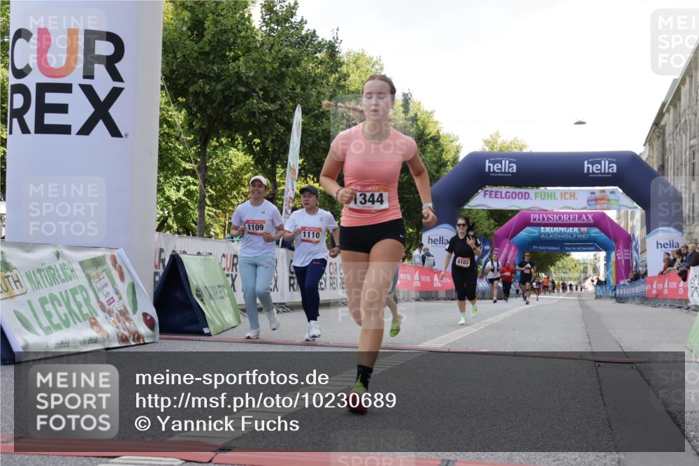 06.09.2026 - CURREX Alsterlauf Yannick Fuchs http://msf.ph/oto/10230689 06.09.2026 11:55:59 Ziel 1072, 1109, 1110, 1149, 1299, 1344, 8042, 8103, 8251, 8346 meine-sportfotos.de