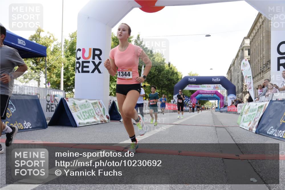 06.09.2026 - CURREX Alsterlauf Yannick Fuchs http://msf.ph/oto/10230692 06.09.2026 11:56:00 Ziel 1072, 1109, 1110, 1299, 1320, 1344, 8042, 8103, 8251, 8346 meine-sportfotos.de
