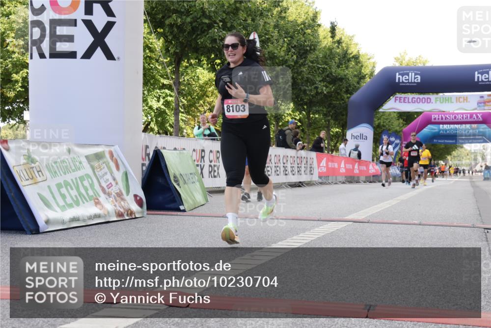 06.09.2026 - CURREX Alsterlauf Yannick Fuchs http://msf.ph/oto/10230704 06.09.2026 11:56:03 Ziel 1072, 1109, 1110, 1299, 1320, 1344, 8042, 8103 meine-sportfotos.de