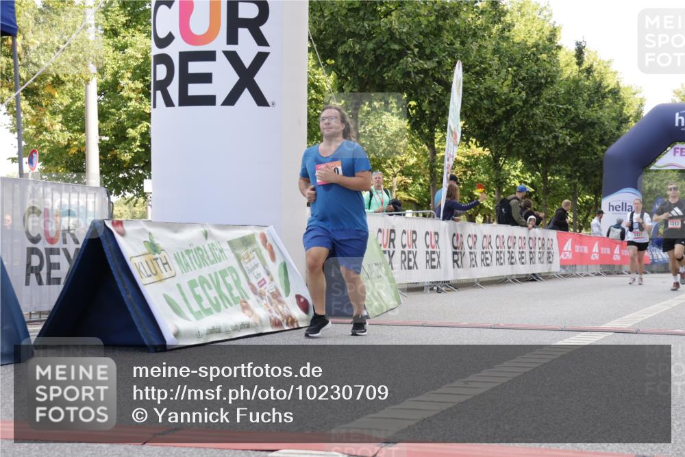 06.09.2026 - CURREX Alsterlauf Yannick Fuchs http://msf.ph/oto/10230709 06.09.2026 11:56:05 Ziel 1109, 1110, 1299, 1320, 1344, 8103, 8312 meine-sportfotos.de