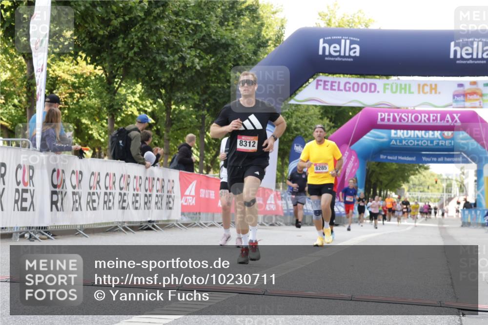 06.09.2026 - CURREX Alsterlauf Yannick Fuchs http://msf.ph/oto/10230711 06.09.2026 11:56:07 Ziel 1109, 1110, 1131, 1299, 1320, 8103, 8285, 8312 meine-sportfotos.de