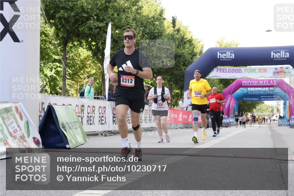 06.09.2026 - CURREX Alsterlauf Yannick Fuchs http://msf.ph/oto/10230717 06.09.2026 11:56:09 Ziel 1131, 1162, 1214, 1320, 8103, 8285, 8312 meine-sportfotos.de