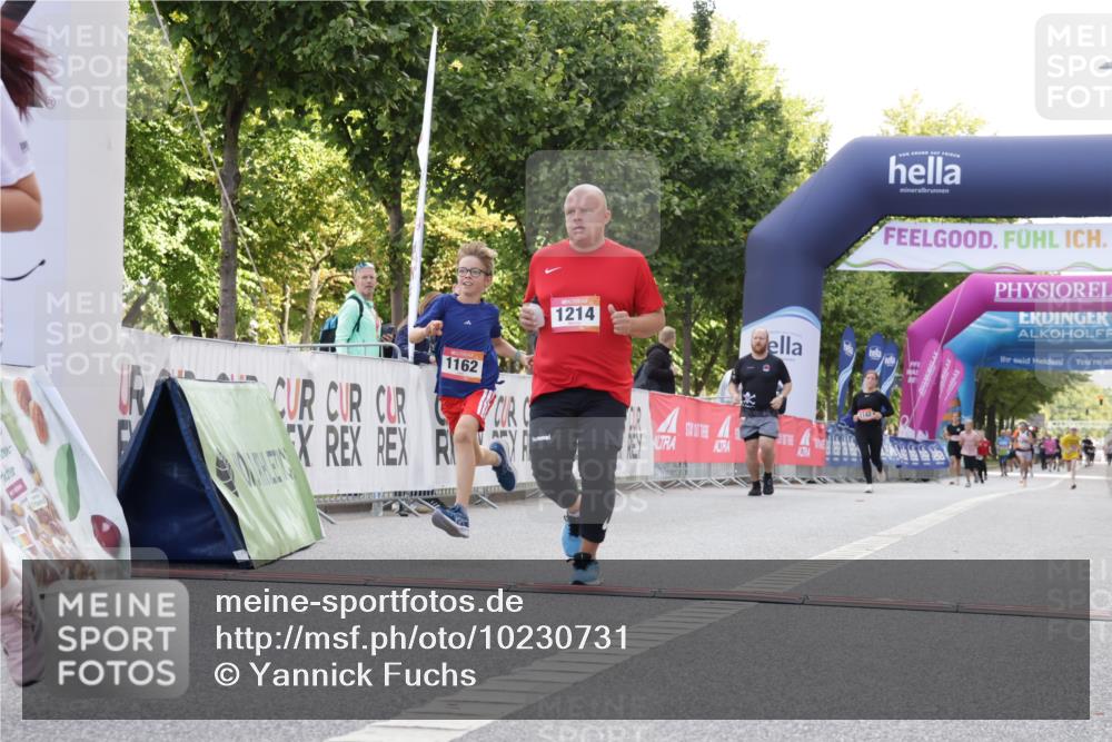 06.09.2026 - CURREX Alsterlauf Yannick Fuchs http://msf.ph/oto/10230731 06.09.2026 11:56:13 Ziel 1131, 1162, 1214, 8285, 8312 meine-sportfotos.de